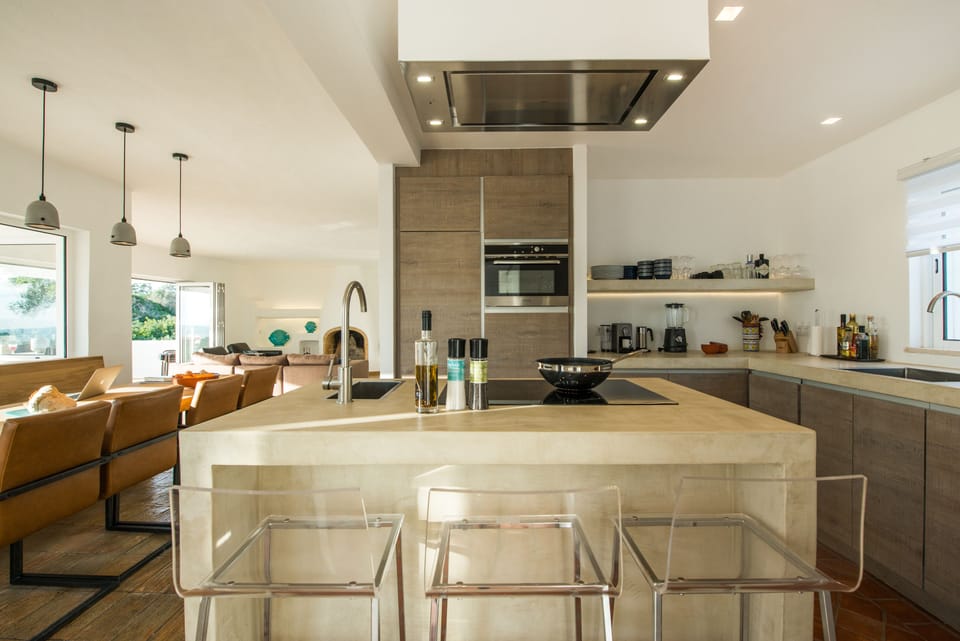 Kitchen (with all equipments)