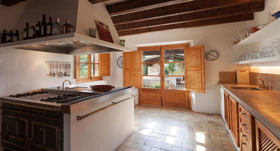 Kitchen with Le Cornue range