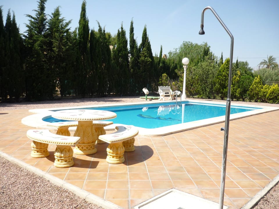 SEATING BY THE POOL