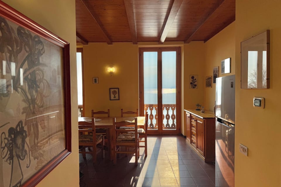 Common area (corridors, hall)