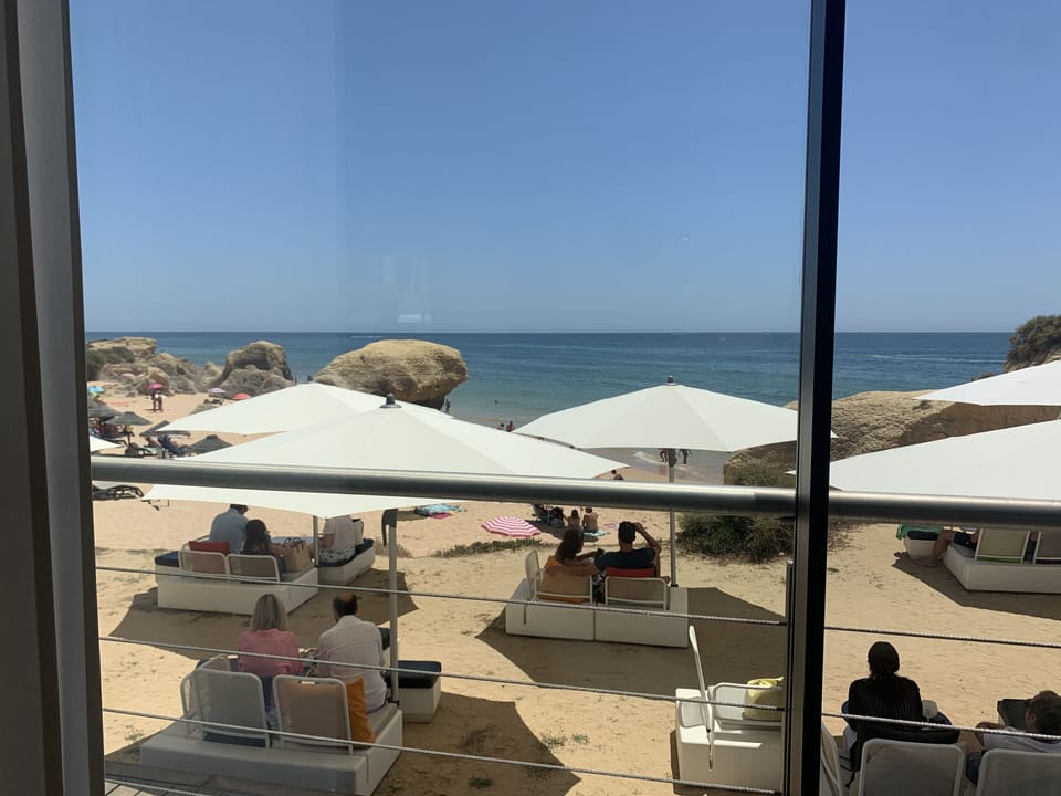 Gale beach, view from restaurant! Also minutes away!
