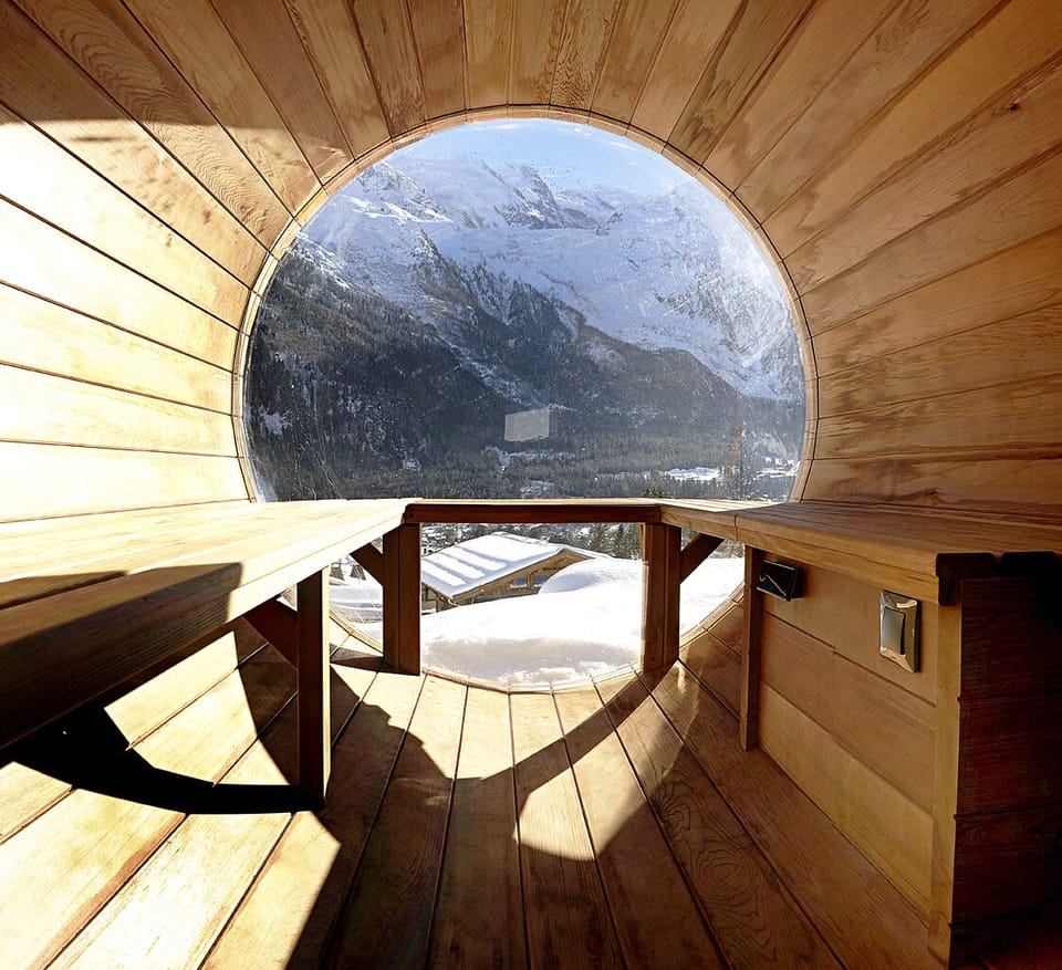 IN CHAMONIX, LUXURY CHALET, full south, front the Mont Blanc Chalet in Chamonix