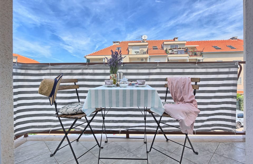 Second balcony 