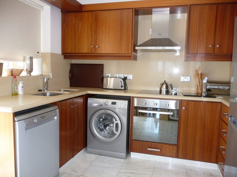 Open Plan Kitchen fully equipped