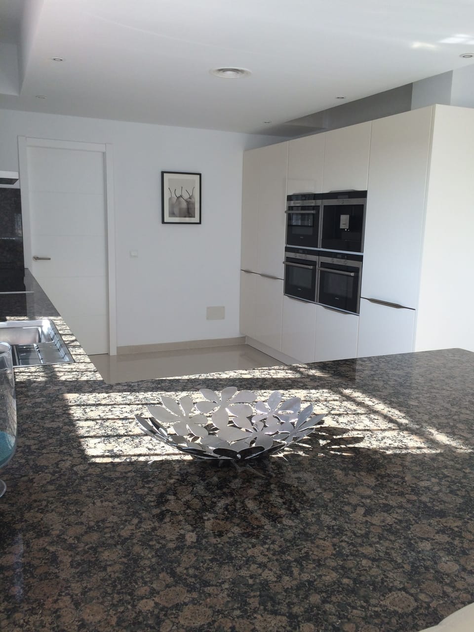 Kitchen - alternative view (1)