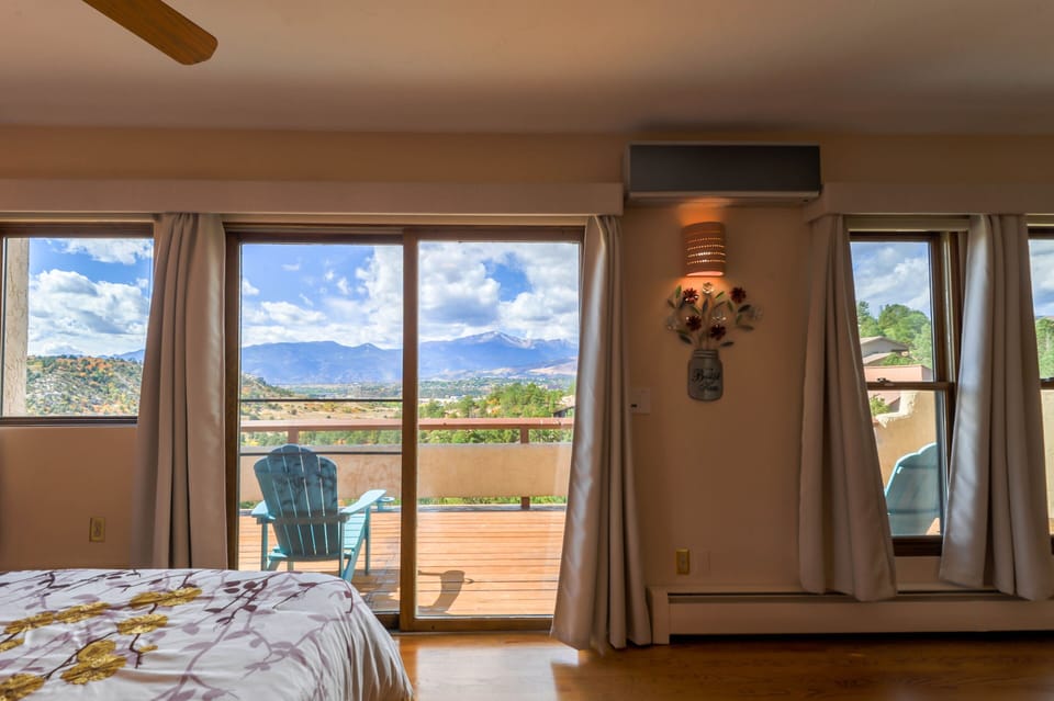 Masterbed - waking up to an amazing view!