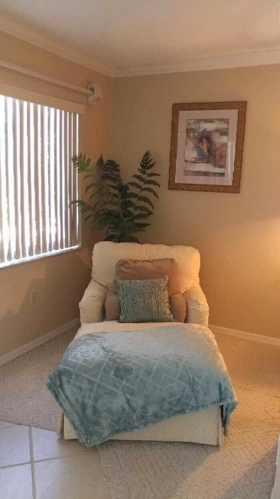 Day Bed in Master Bed Room