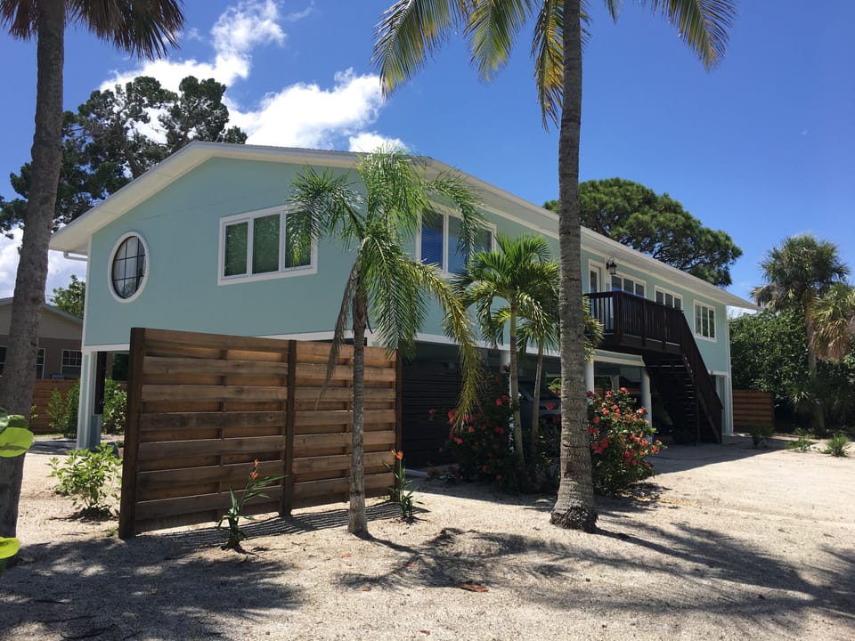 Gorgeous newly remodeled home perfect for families! Quiet street, bay access!