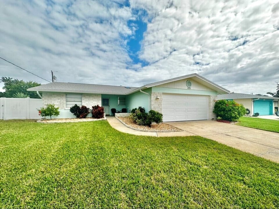 Welcome to your small-town seaside hideaway!