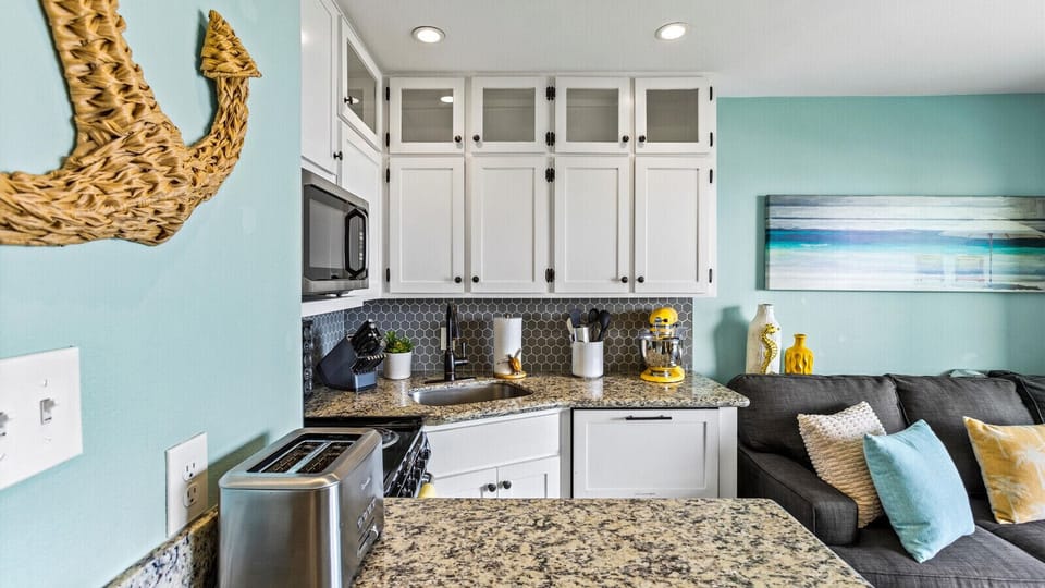 Fully equipped kitchen and multiple fridges!