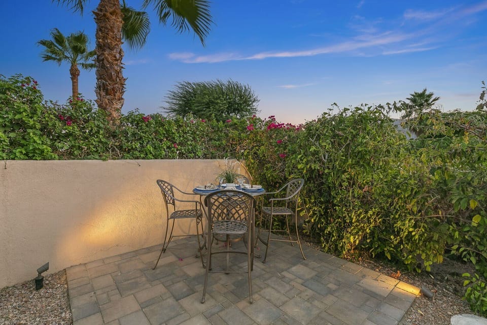 Seating for 4, while enjoying the outdoor breeze