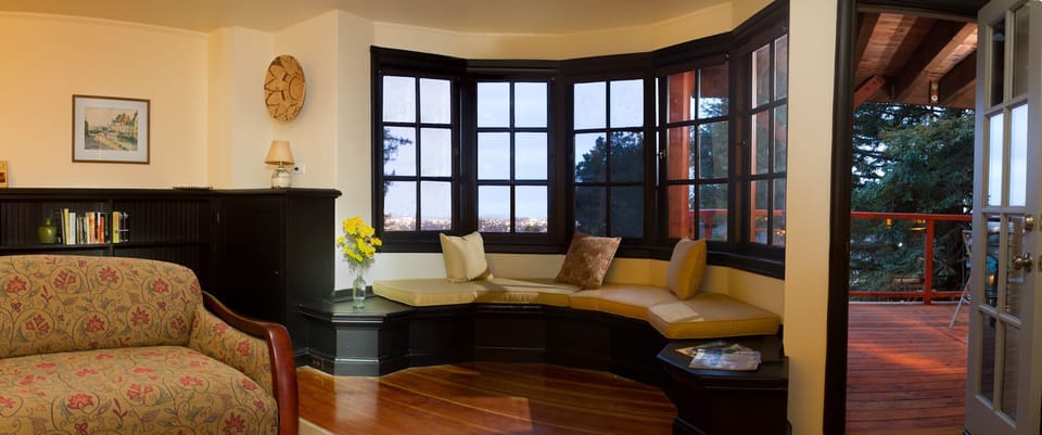 living room with view onto a private deck