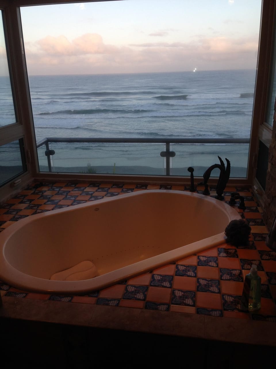 Master Bedroom (Jacuzzi tub)