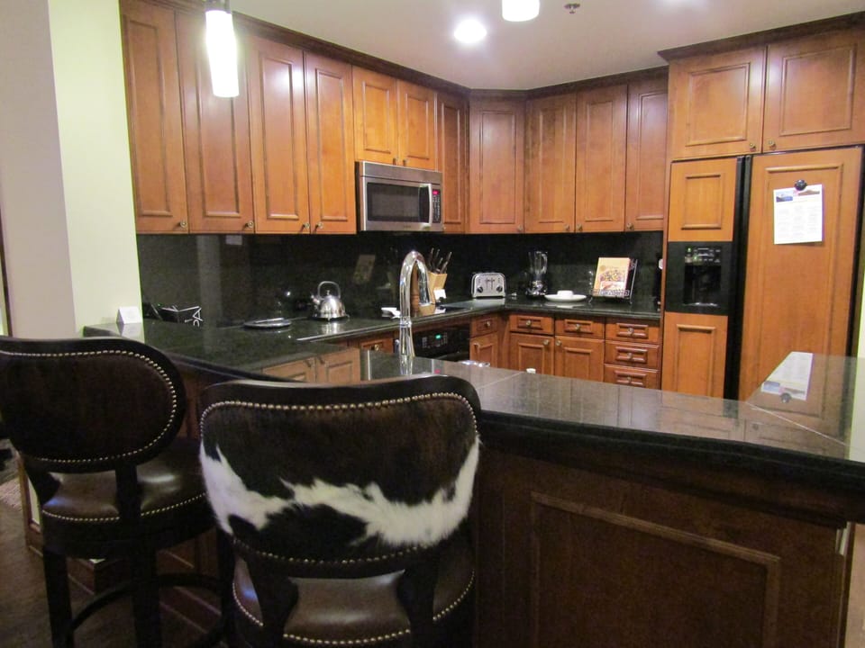 Bar and Kitchen area