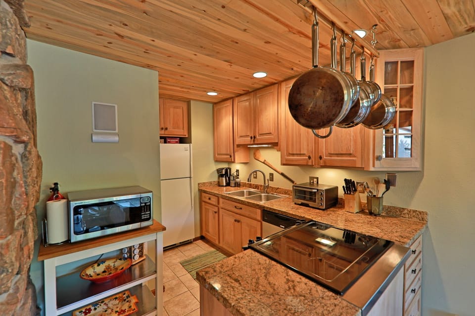 Well equipped kitchen