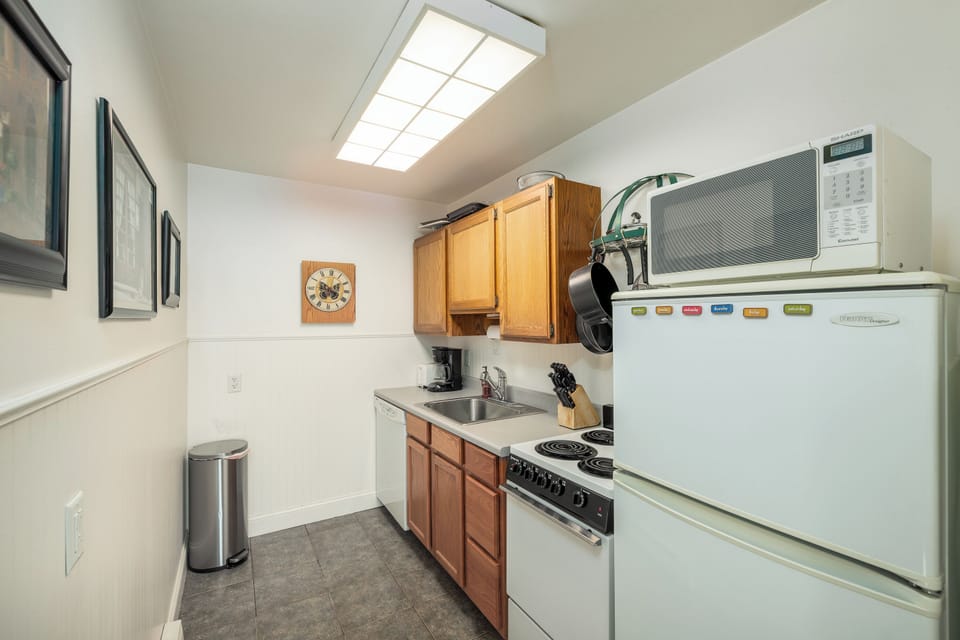 Kitchen | Main Level