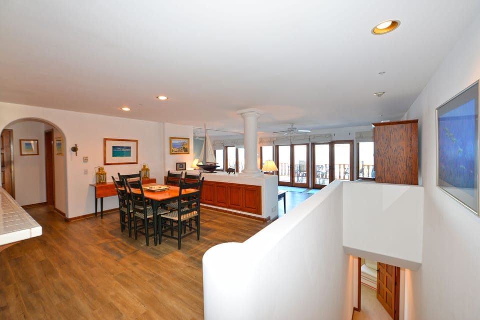 34. H1858 - Entry to Both Floors.jpg