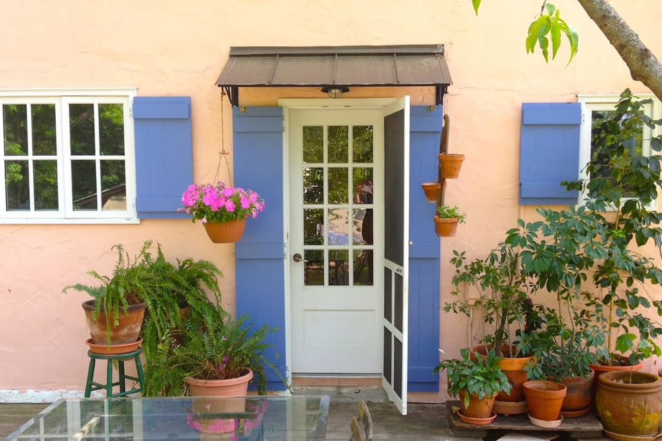 this is the back door into the kitchen.  the lockbox is on this door.
