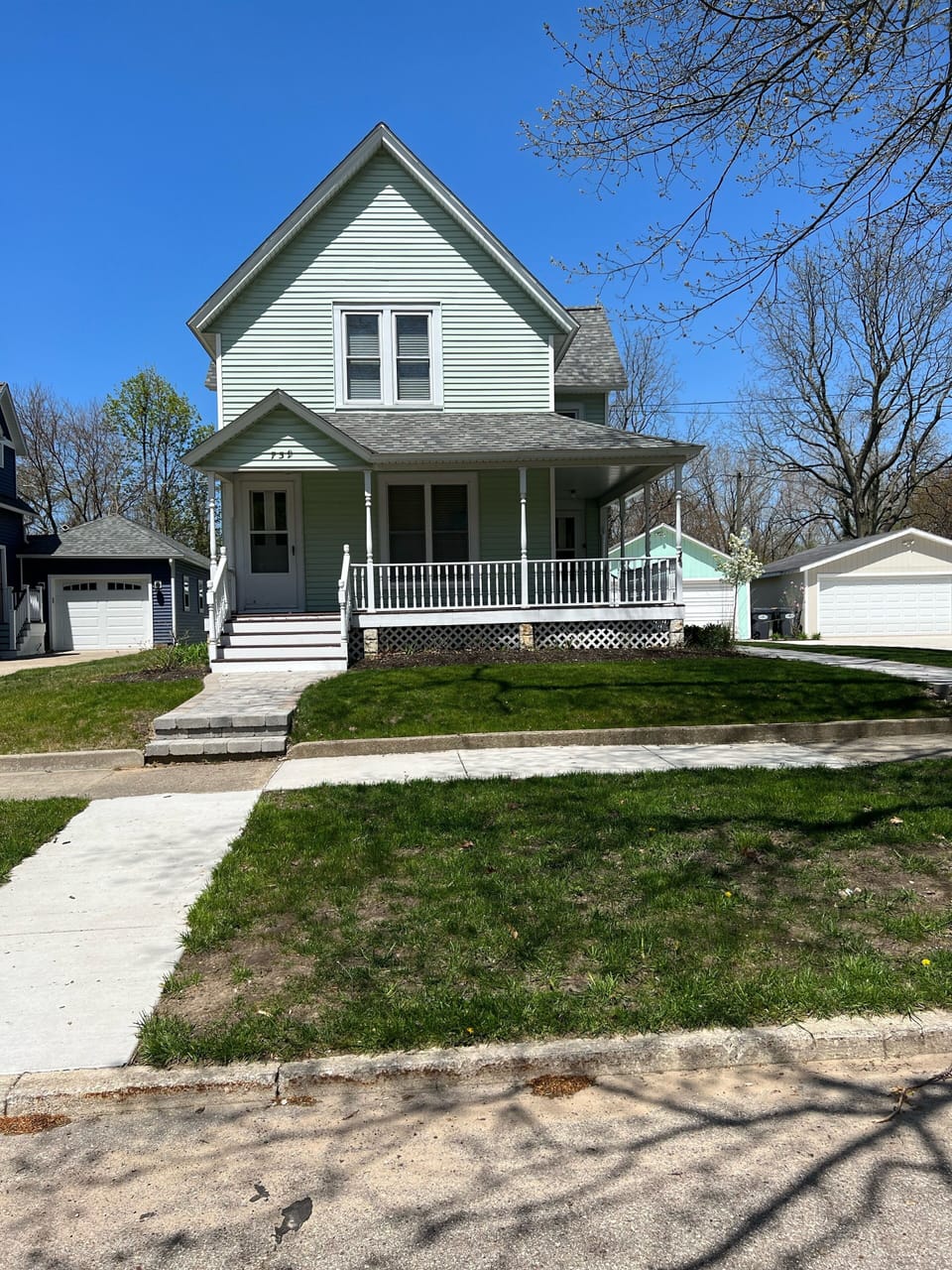 Charming curb appeal!