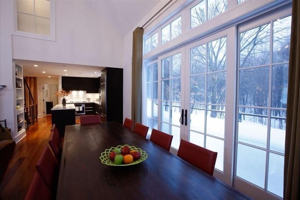 Dining room into kitchen