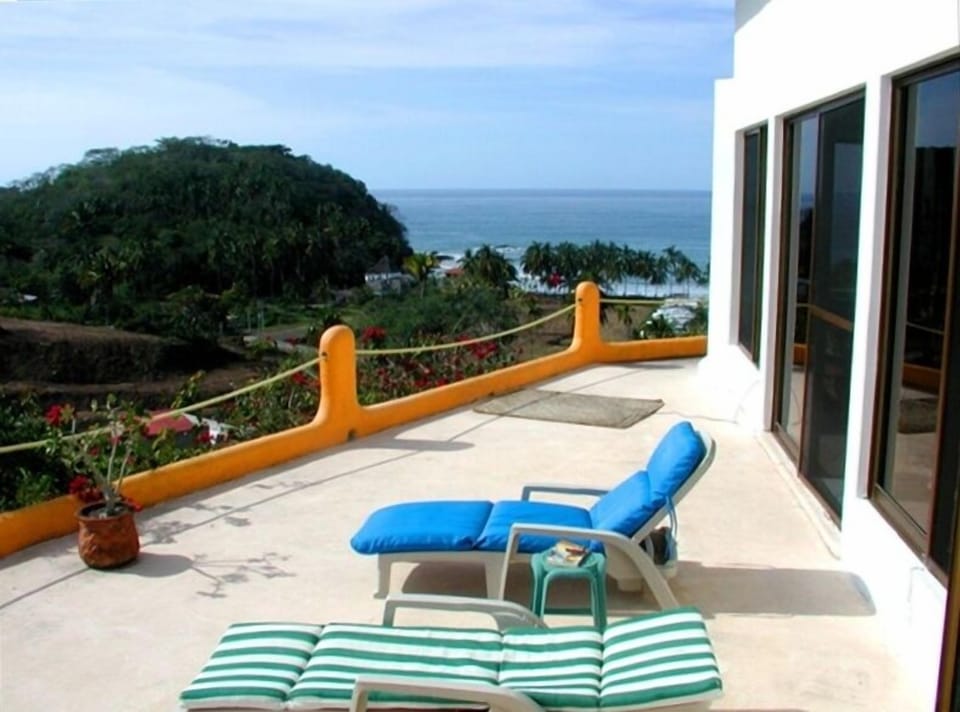 Awsome deck with great sunset views / sunbathing /birdwatching