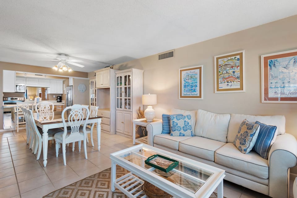 Sitting and Dining Area