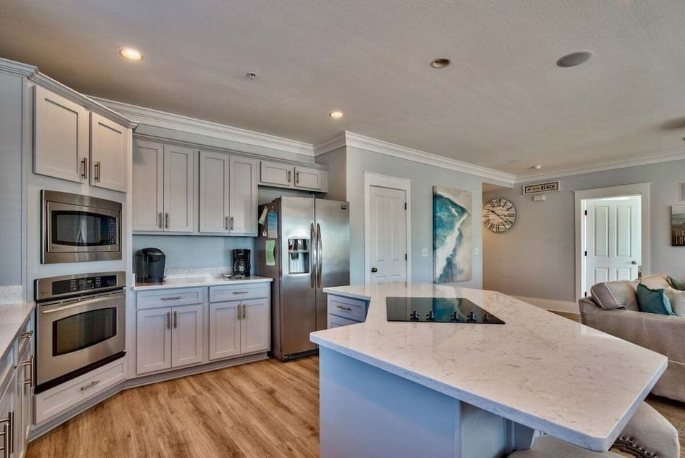 Large Island for Preparing Meals