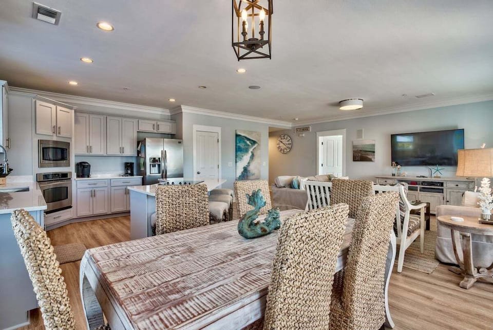 Open Dining Area Leading to Kitchen Bar Seating