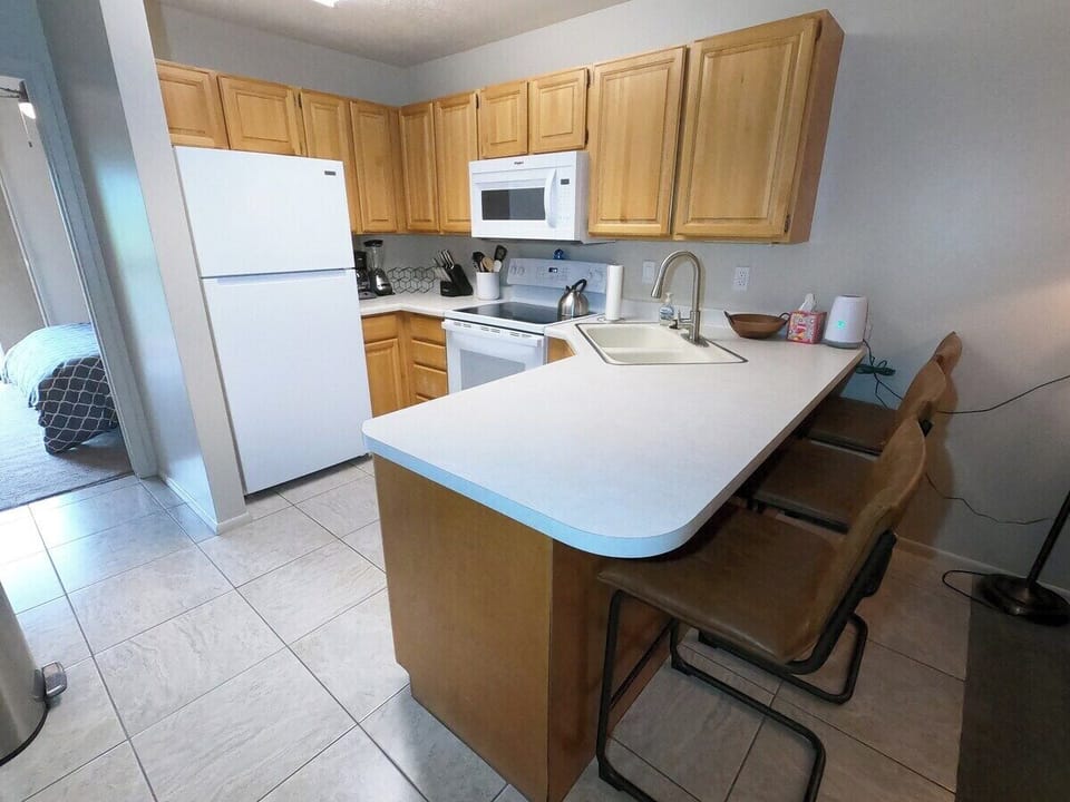 Kitchen fully stocked with dishes and nice new cookware. Drip Coffee Maker and new applicances