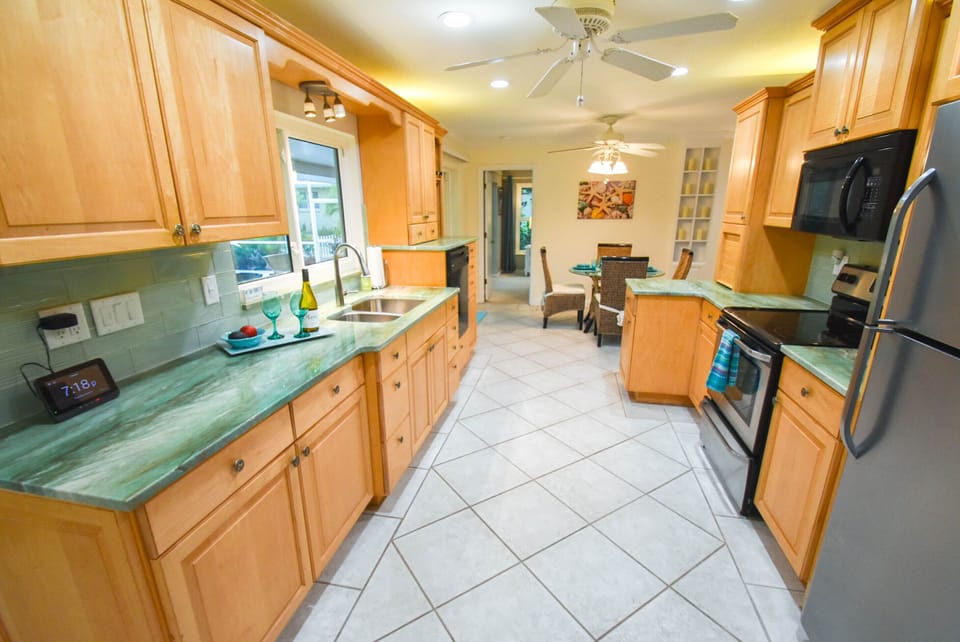 Gorgeous new granite kitchen.