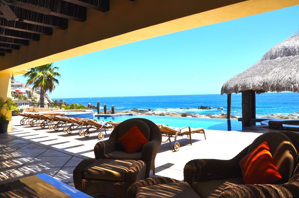 Casa Stephens Pool Deck - Ocean is 30 seconds away