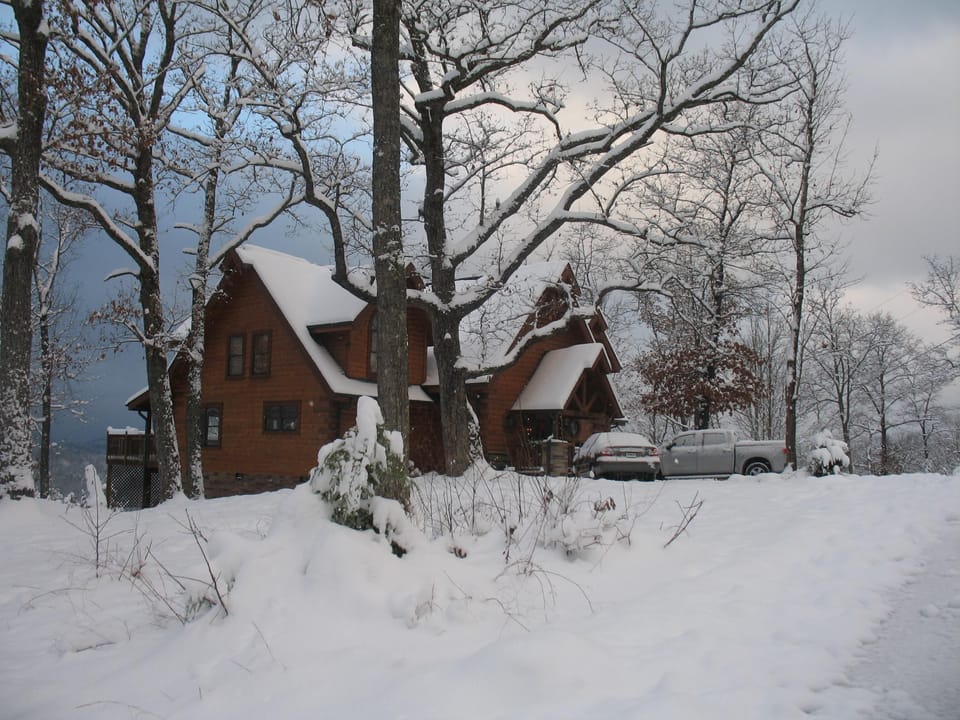 4100 sq. feet of Luxury.  Rocky Top dressed up in a rare winter snow. Christmas day - 2010.