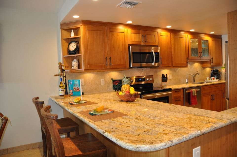  ALL NEW appliances, granite counter tops and fully stocked with all cook wares