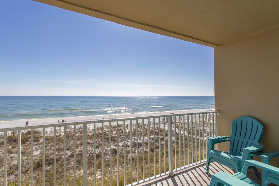 22-Emerald-Dunes-203-Balcony