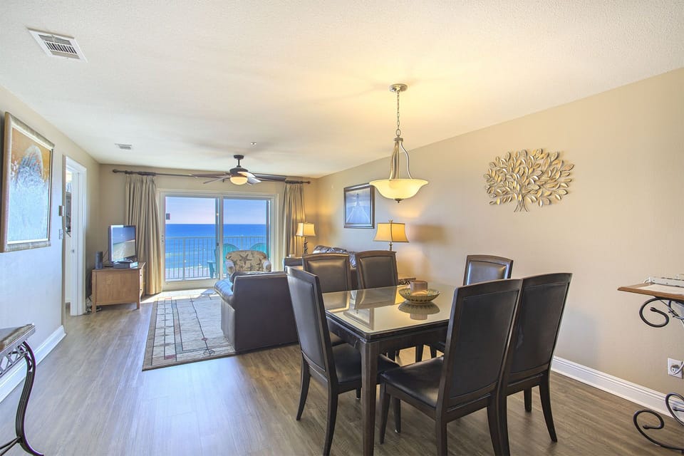 22-Emerald-Dunes-203-Dining
