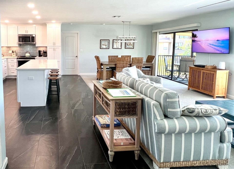 Living/Dining/kitchen