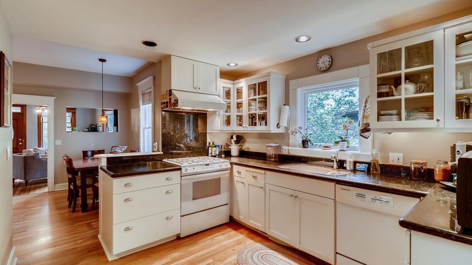 Well stocked kitchen!