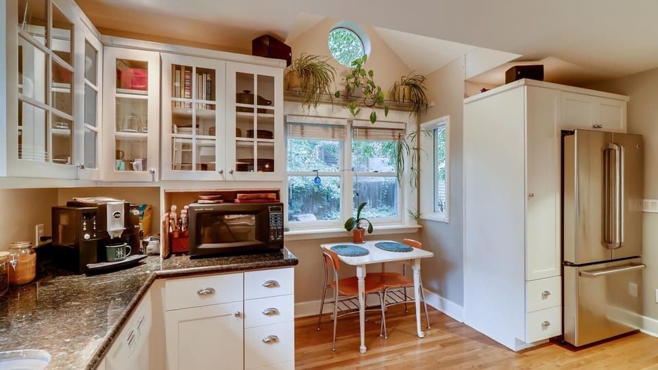Kitchen eat in area