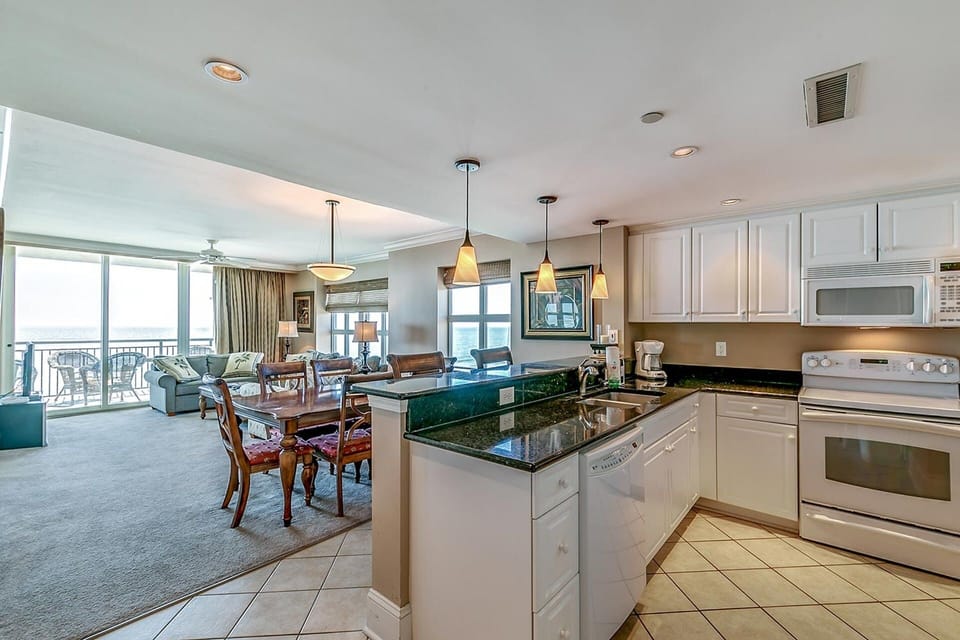 Kitchen Bar 