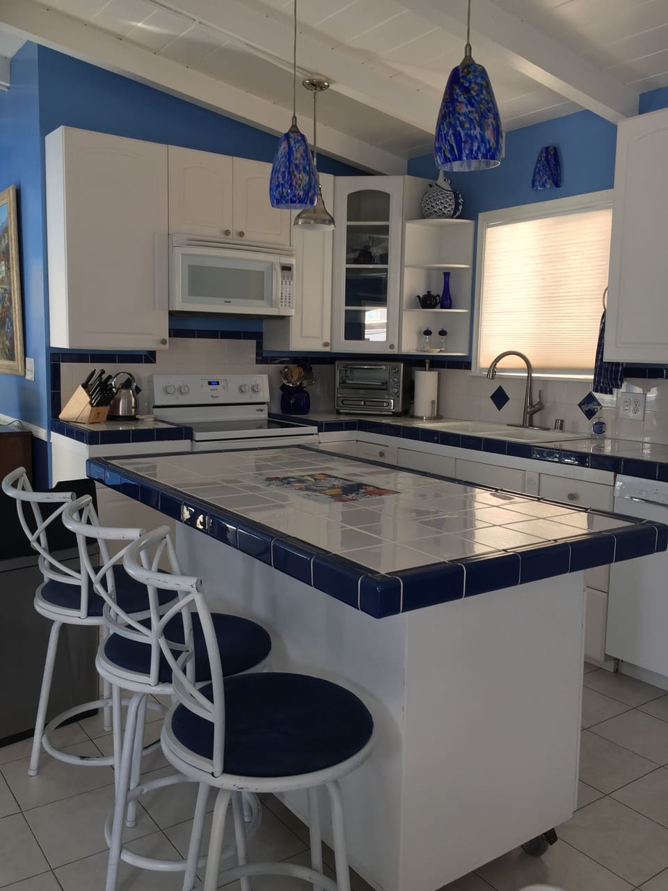 Complete kitchen