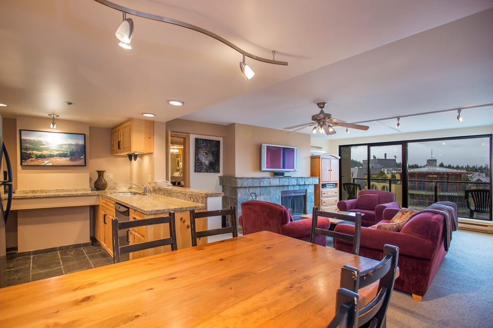 This spacious suite with its open floor plan has lots of natural light and is perfect for entertaining.