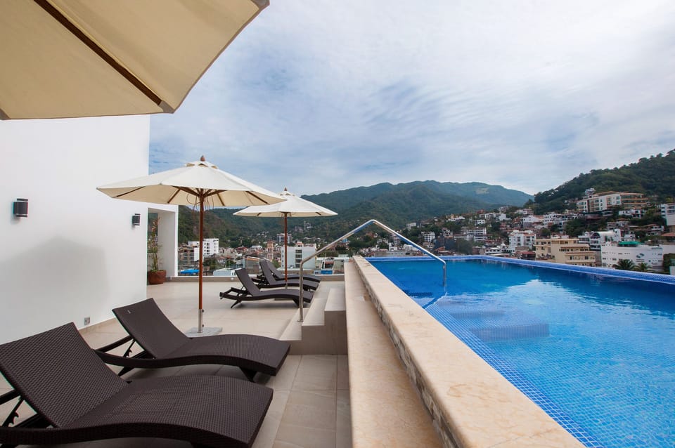 rooftop infinity pool