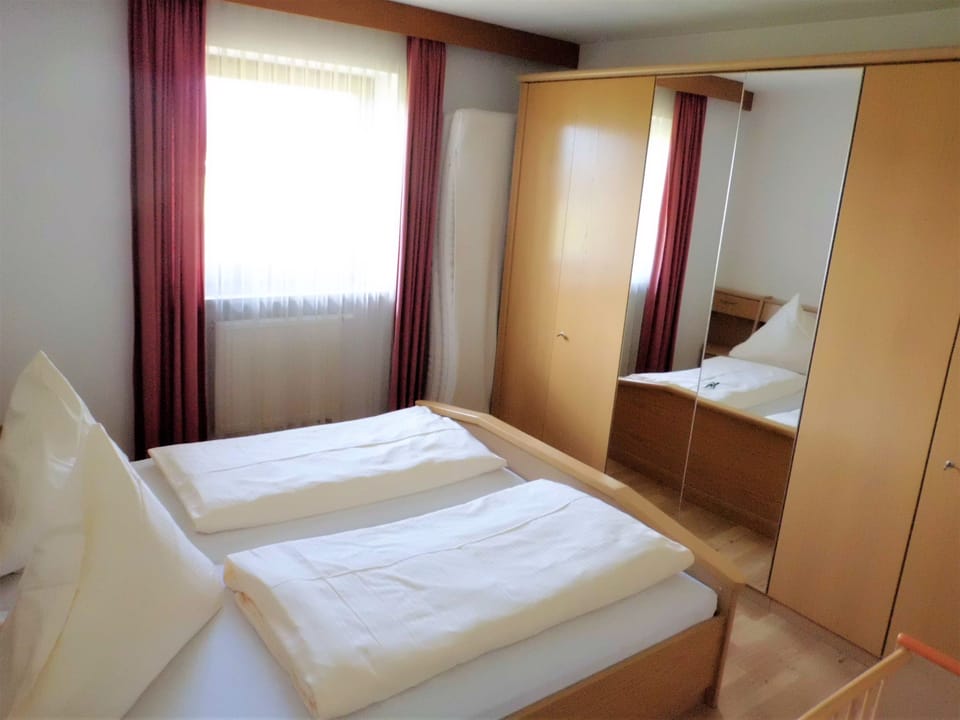 Vacation apartment B, 4 persons with balcony or terrace, bedroom, 50 to 55 sqm Apartment in Berchtesgadener Land