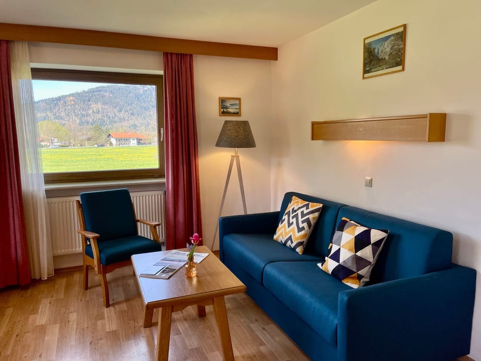 Vacation apartment B, 4 persons with balcony or terrace, bedroom, 50 to 55 sqm Apartment in Berchtesgadener Land