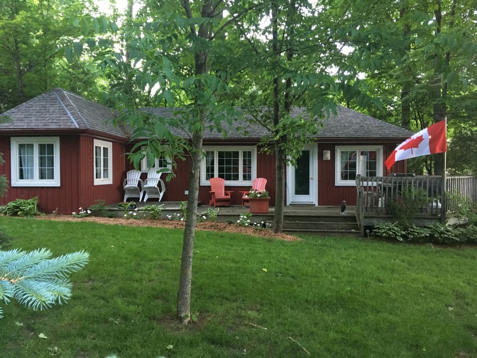 Lakebreeze Retreat - 2 Bedroom Cottage  See you soon !  