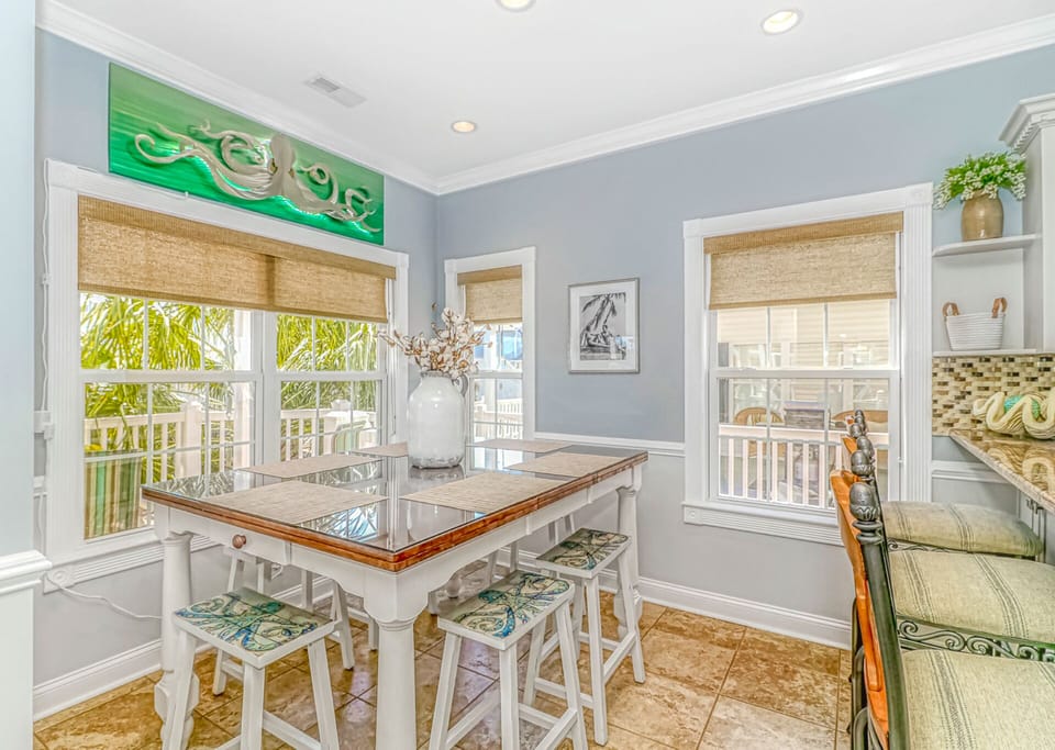 Sunny breakfast nook
