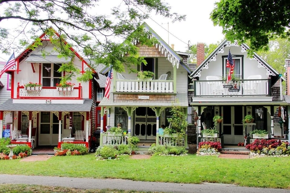 Walk to the famous Gingerbread cottages, just 6 minutes away