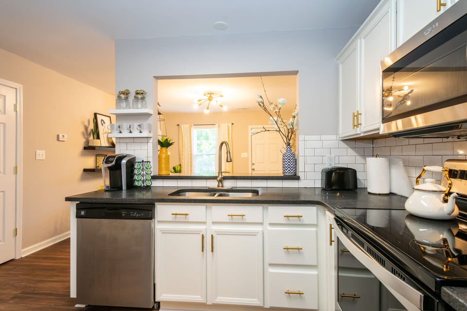 "This place fit our needs perfectly, and was very beautifully decorated"- Jen S.
