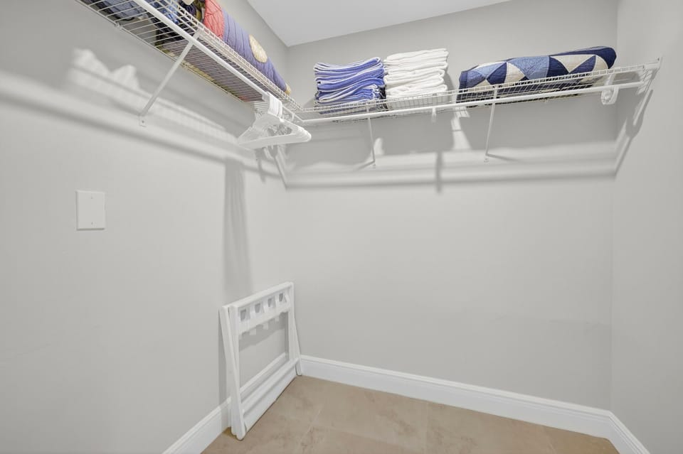 Guest Bedroom Closet