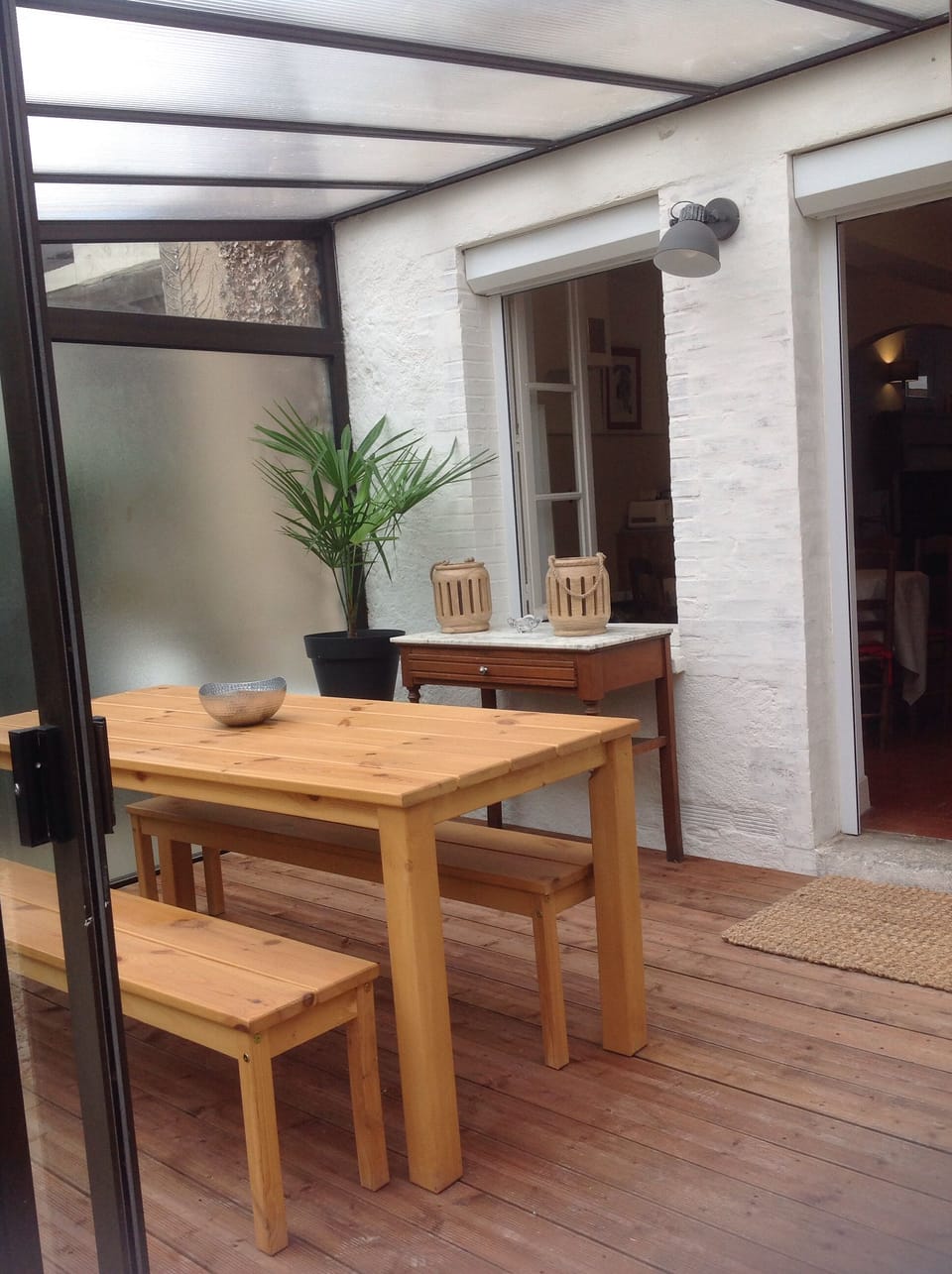 Outdoor dining